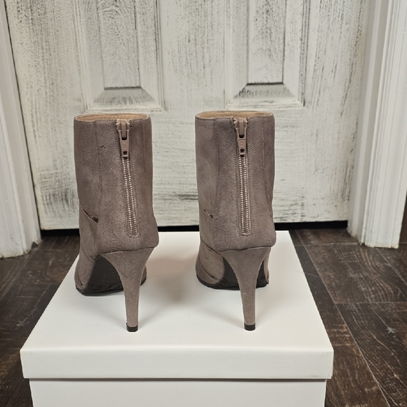 Elegant Beige Ankle Booties - Picture 3 of 11